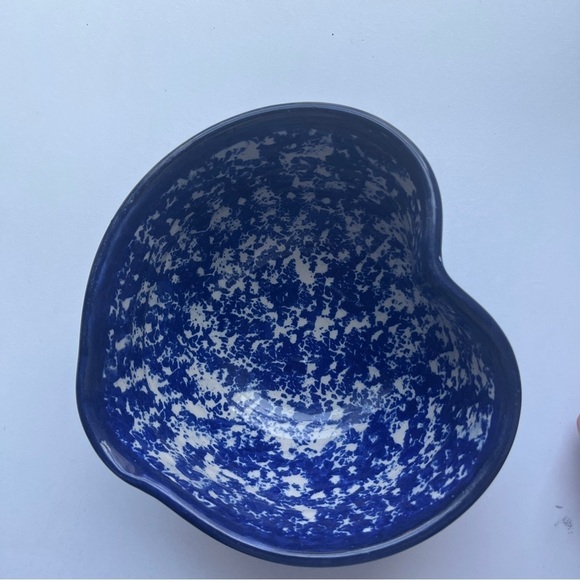 Blue & White Spongeware Heart Shaped Bowl, Studio Pottery Signed - Picture 3 of 7